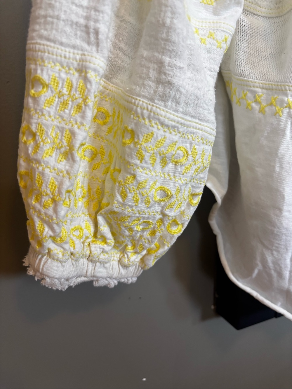 Free People XL White Yellow Embroidered Peasant Blouse 100% Cotton Boho - Picture 3 of 6